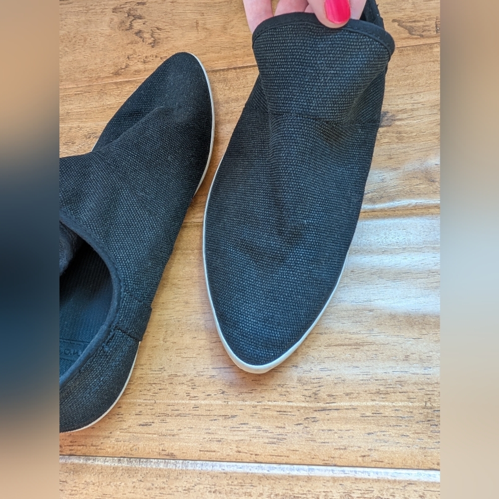 Sanuk Pointed Toe Black Canvas Shoes - Picture 5 of 10